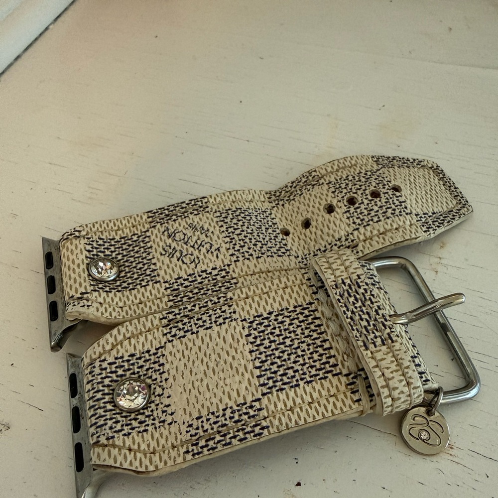 Sparkle bands Upcycled Apple Watch band. Fits Apple Watch sizes 38-44.